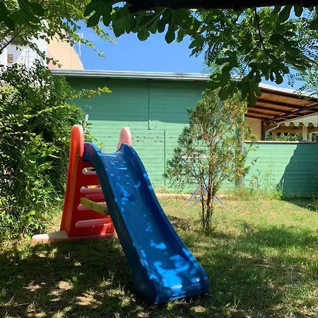 Kolonia E Artistave *