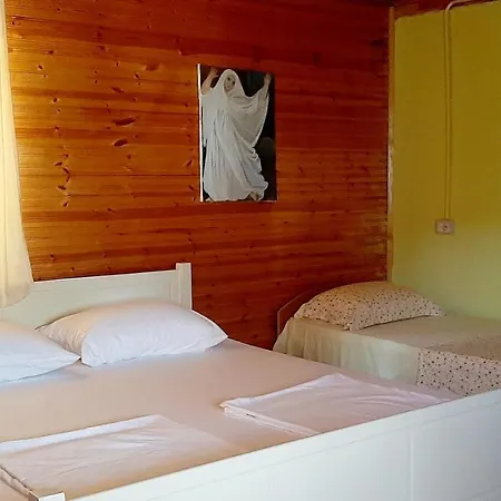 Kolonia E Artistave Séjour chez l'habitant