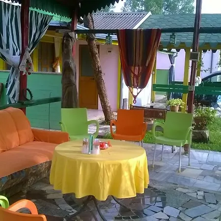 Homestay Kolonia E Artistave