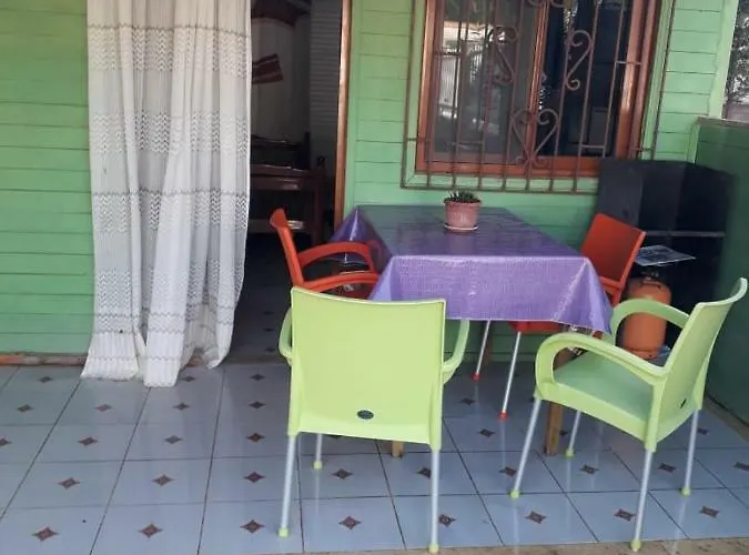 民宿 Kolonia E Artistave